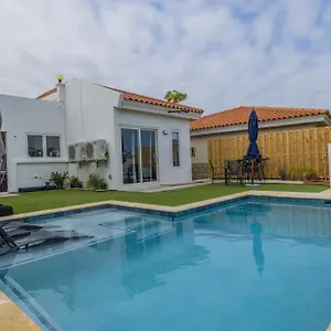 Apartamento Adele's With Pool, 5 Minutes Walk To The Beach, Palm Beach